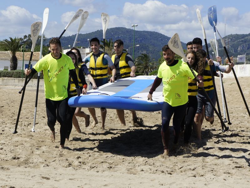 Paddle surf